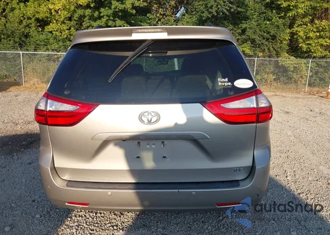 2016 Toyota Sienna Xle/Limited z USA, uszkodzony, nr VIN 5TDYK3DC2GS754351